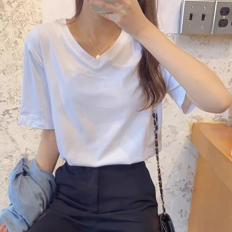 Women s 2025 Summer Cotton V-Neck Short Sleeve Slimming White Top – Versatile & Chic Design Small
Women s 2025 Summer Cotton V-Neck Short Sleeve Slimming White Top – Versatile & Chic Design Small