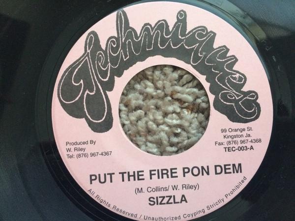 7inch Record SIZZLA - Put The Fire Pon Dem TEC003 Techniques Jamaica Reggae, Ska & Dub Used
7inch Record SIZZLA - Put The Fire Pon Dem TEC003 Techniques Jamaica Reggae, Ska & Dub Used
