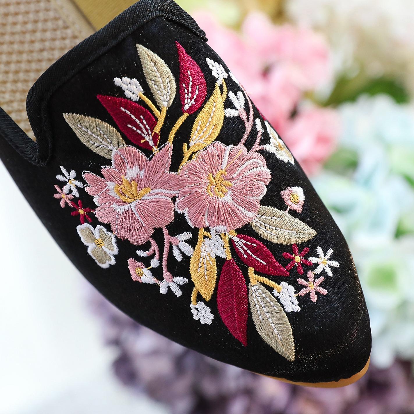 Slippers, single shoes, cotton shoes, pointed shoes, Mueller shoes, fashion ethnic style women s single shoes, embroidered cloth shoes 35
Slippers, single shoes, cotton shoes, pointed shoes, Mueller shoes, fashion ethnic style women s single shoes, embroidered cloth shoes 35