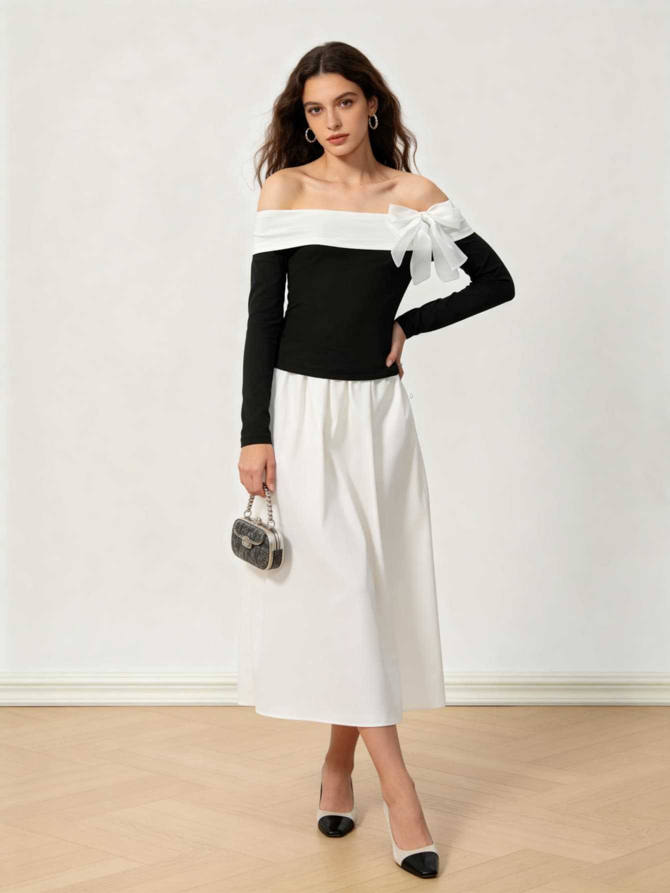 Popular, black and white contrasting colors, shoulder bow top, slim and thin long-sleeved bottoming shirt for women L
Popular, black and white contrasting colors, shoulder bow top, slim and thin long-sleeved bottoming shirt for women L