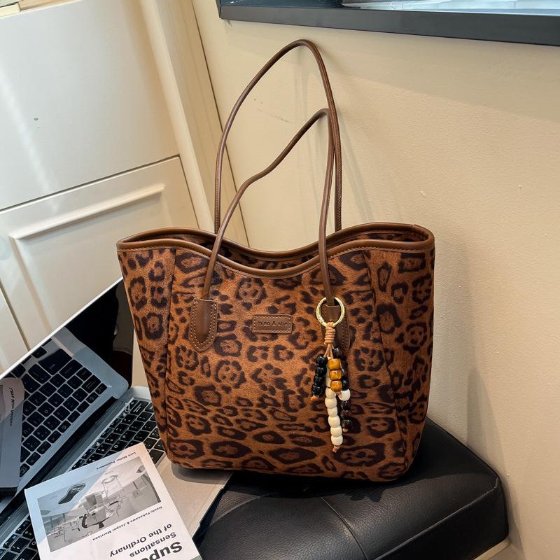 Women s Large Capacity Leopard Print Tote Bag - 2025 Autumn/Winter Edition 28*11*25 цветной печати леопарда
Women s Large Capacity Leopard Print Tote Bag - 2025 Autumn/Winter Edition 28*11*25 цветной печати леопарда