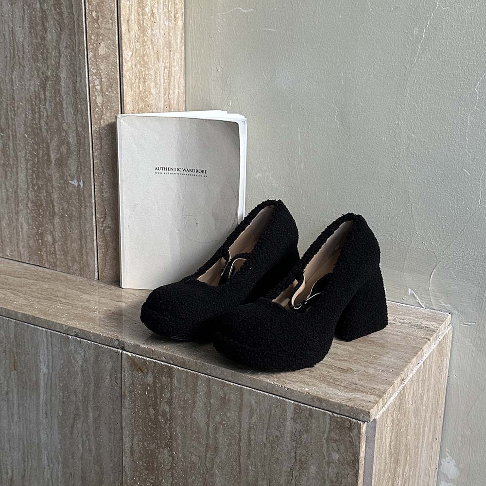 Модные женские туфли-лодочки с круглым носком на платформе, толстые высокие каблуки, пряжка на ремне, черные, белые, 2024, новые поступления, туфли для вечеринок, женские, 35-39 5.5 чёрный
Модные женские туфли-лодочки с круглым носком на платформе, толстые высокие каблуки, пряжка на ремне, черные, белые, 2024, новые поступления, туфли для вечеринок, женские, 35-39 5.5 чёрный