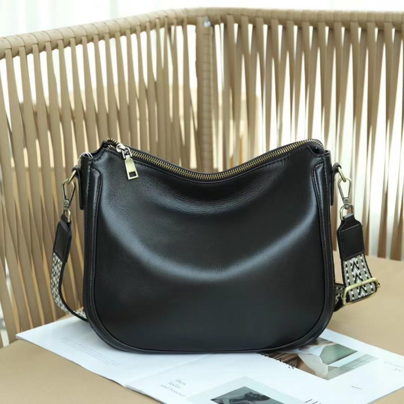 First Layer Of Vegetable Tanned Cowhide Underarm Bag Genuine Leather Women s Oil Wax Crossbody Retro Casual Soft 88821 чорний
First Layer Of Vegetable Tanned Cowhide Underarm Bag Genuine Leather Women s Oil Wax Crossbody Retro Casual Soft 88821 чорний