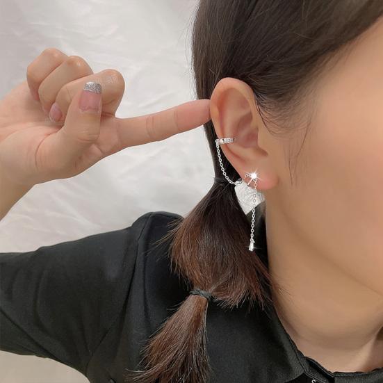 1 Pair Ear Cuffs Shining Dress Up All Match Stylish Inlaid Rhinestone Tassel Wrap Around Earrings Fashion Accessories 
1 Pair Ear Cuffs Shining Dress Up All Match Stylish Inlaid Rhinestone Tassel Wrap Around Earrings Fashion Accessories