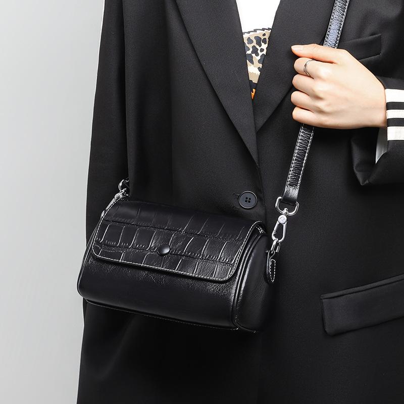 New Crossbody Bag Underarm Bag Pillow Bag One Shoulder Mini Bag Niche Genuine Leather Women s Bag W3279WW-
New Crossbody Bag Underarm Bag Pillow Bag One Shoulder Mini Bag Niche Genuine Leather Women s Bag W3279WW-