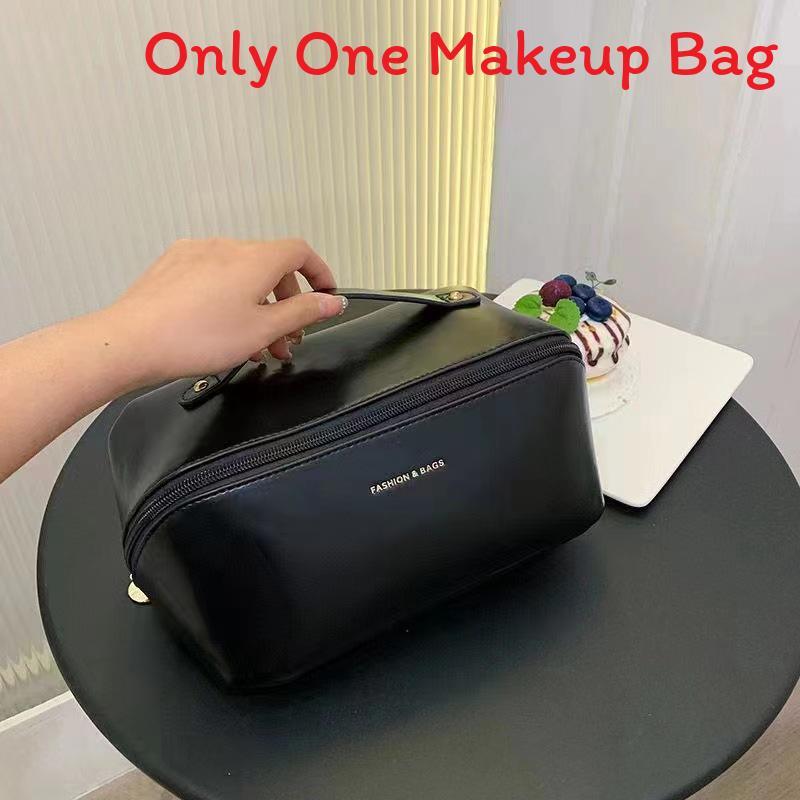 Luxury Travel Makeup Bag With Multiple Compartments For Cosmetics And Toiletries чорний
Luxury Travel Makeup Bag With Multiple Compartments For Cosmetics And Toiletries чорний