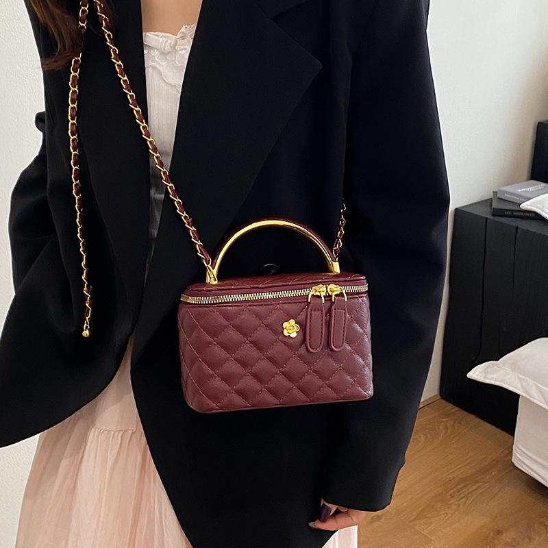 Сумка через плечо Женская Новая Ромбовидная Универсальная Сумка-коробка Модная Сумка на плечо бордовый
Сумка через плечо Женская Новая Ромбовидная Универсальная Сумка-коробка Модная Сумка на плечо бордовый