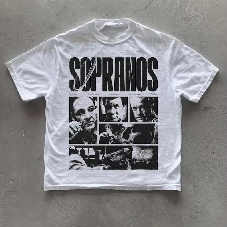 Класичний телесеріал Клан Сопрано Бавовняна футболка 2000-х Графічний принт Футболка Літня Чоловіча Жіноча Ретро Телевізійна Мерч Футболка з коротким рукавом 3XL
Класичний телесеріал Клан Сопрано Бавовняна футболка 2000-х Графічний принт Футболка Літня Чоловіча Жіноча Ретро Телевізійна Мерч Футболка з коротким рукавом 3XL