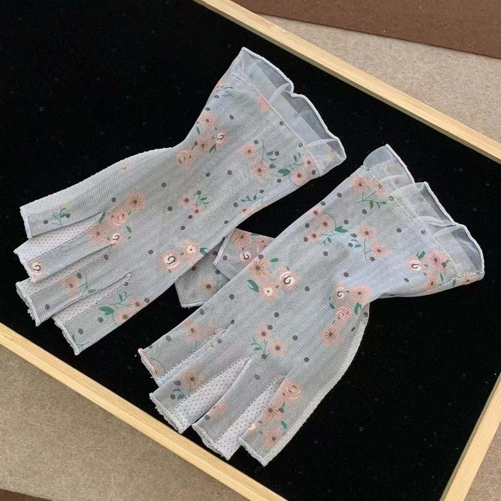 1 Pair Breathable Sunscreen Half-finger Gloves Silicone Anti Slip Thin Lace Mesh Gloves Sun Protection Quick Dry синій
1 Pair Breathable Sunscreen Half-finger Gloves Silicone Anti Slip Thin Lace Mesh Gloves Sun Protection Quick Dry синій