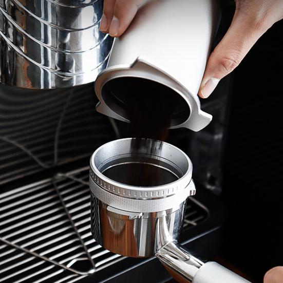 51/54/58 мм Дозирующее кольцо для кофе эспрессо с защитой от боковых протечек, магнитное алюминиевое дозирующее кольцо, воронка для чашки, кухонные принадлежности 54mm серебряный
51/54/58 мм Дозирующее кольцо для кофе эспрессо с защитой от боковых протечек, магнитное алюминиевое дозирующее кольцо, воронка для чашки, кухонные принадлежности 54mm серебряный