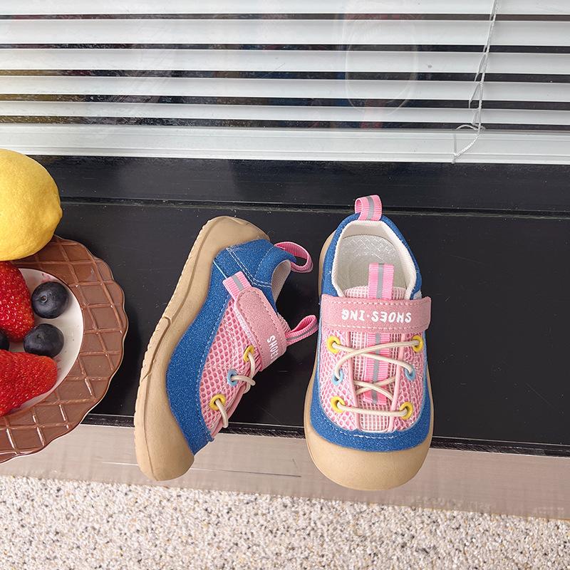 Kindergarten indoor shoes for girls, new children s slip-on soft-soled shoes that don t tire the feet, summer canvas shoes for boys 30 рожевий
Kindergarten indoor shoes for girls, new children s slip-on soft-soled shoes that don t tire the feet, summer canvas shoes for boys 30 рожевий