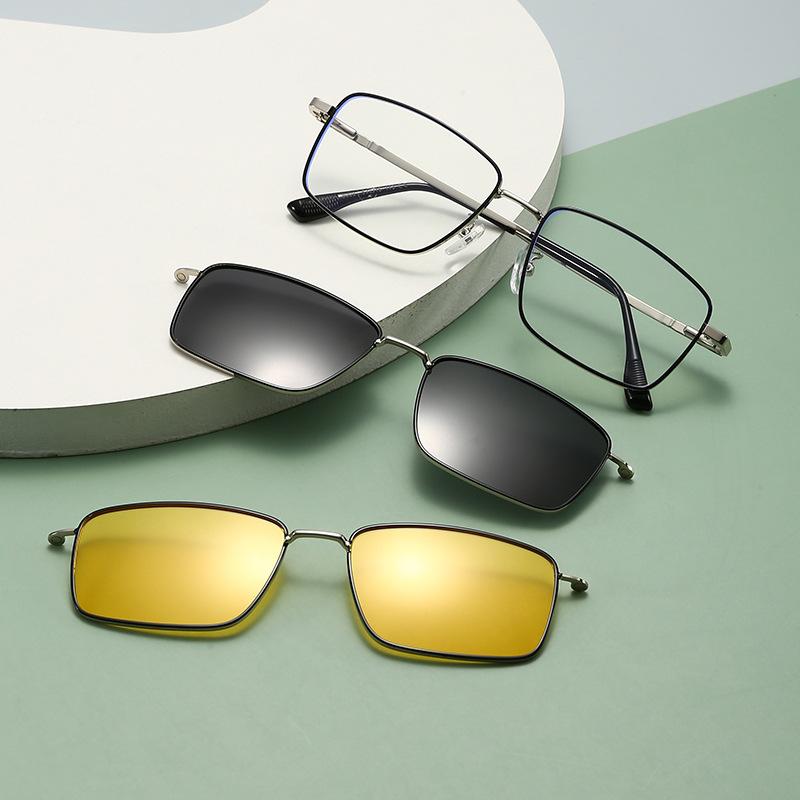 Polarized Magnetic Sleeve Glasses, Men S And Women S Han Chao Three-In-One Patch Sunglasses, Ultra-Light Driving Can Be Equipped With Myopia Glasses
Polarized Magnetic Sleeve Glasses, Men S And Women S Han Chao Three-In-One Patch Sunglasses, Ultra-Light Driving Can Be Equipped With Myopia Glasses