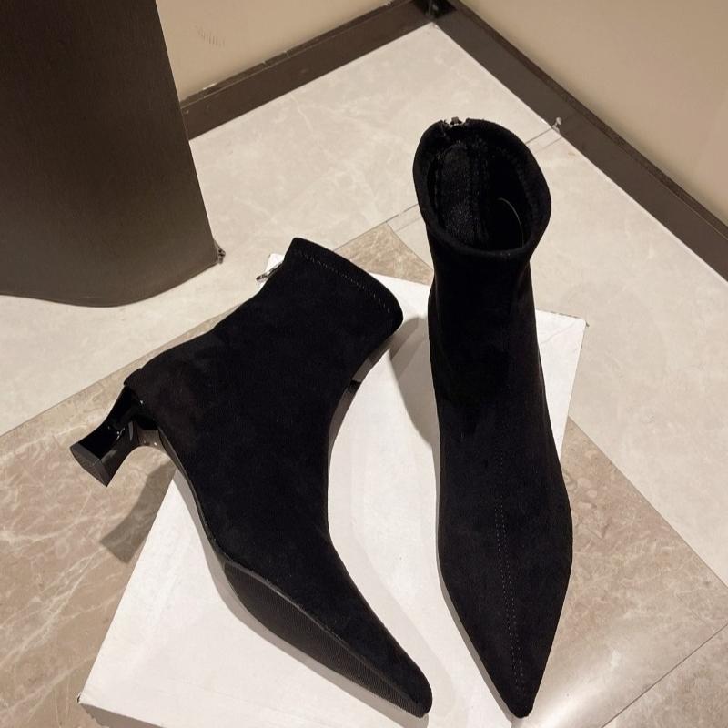 Модные ботинки большого размера женские на среднем каблуке с острым носком на молнии сзади короткие ботинки осенние с леопардовым принтом эластичные женские облегающие ботинки 42
Модные ботинки большого размера женские на среднем каблуке с острым носком на молнии сзади короткие ботинки осенние с леопардовым принтом эластичные женские облегающие ботинки 42