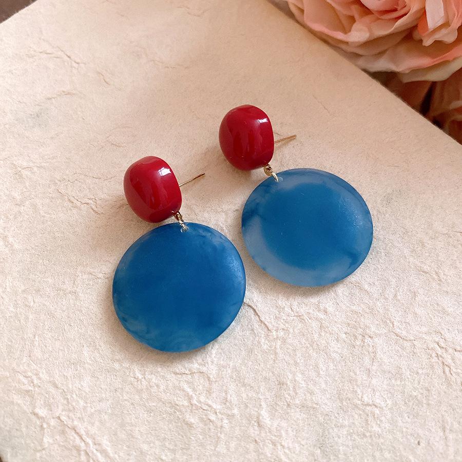 Silver needle acrylic red and blue contrasting color round earrings fashion trend versatile stud earrings personalized simple earrings women
Silver needle acrylic red and blue contrasting color round earrings fashion trend versatile stud earrings personalized simple earrings women