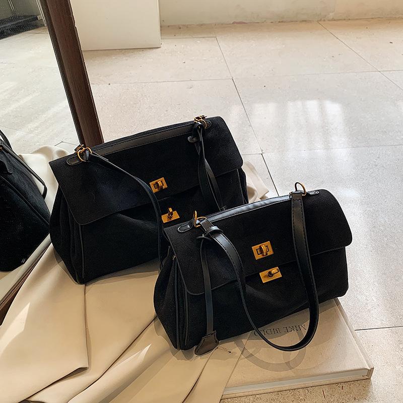 Матова сумка-багет під пахву жіноча 2025 нова мода сумка листоноші для поїздок на роботу осіння популярна ретро сумка-месенджер large 36 * 10 * 25
Матова сумка-багет під пахву жіноча 2025 нова мода сумка листоноші для поїздок на роботу осіння популярна ретро сумка-месенджер large 36 * 10 * 25