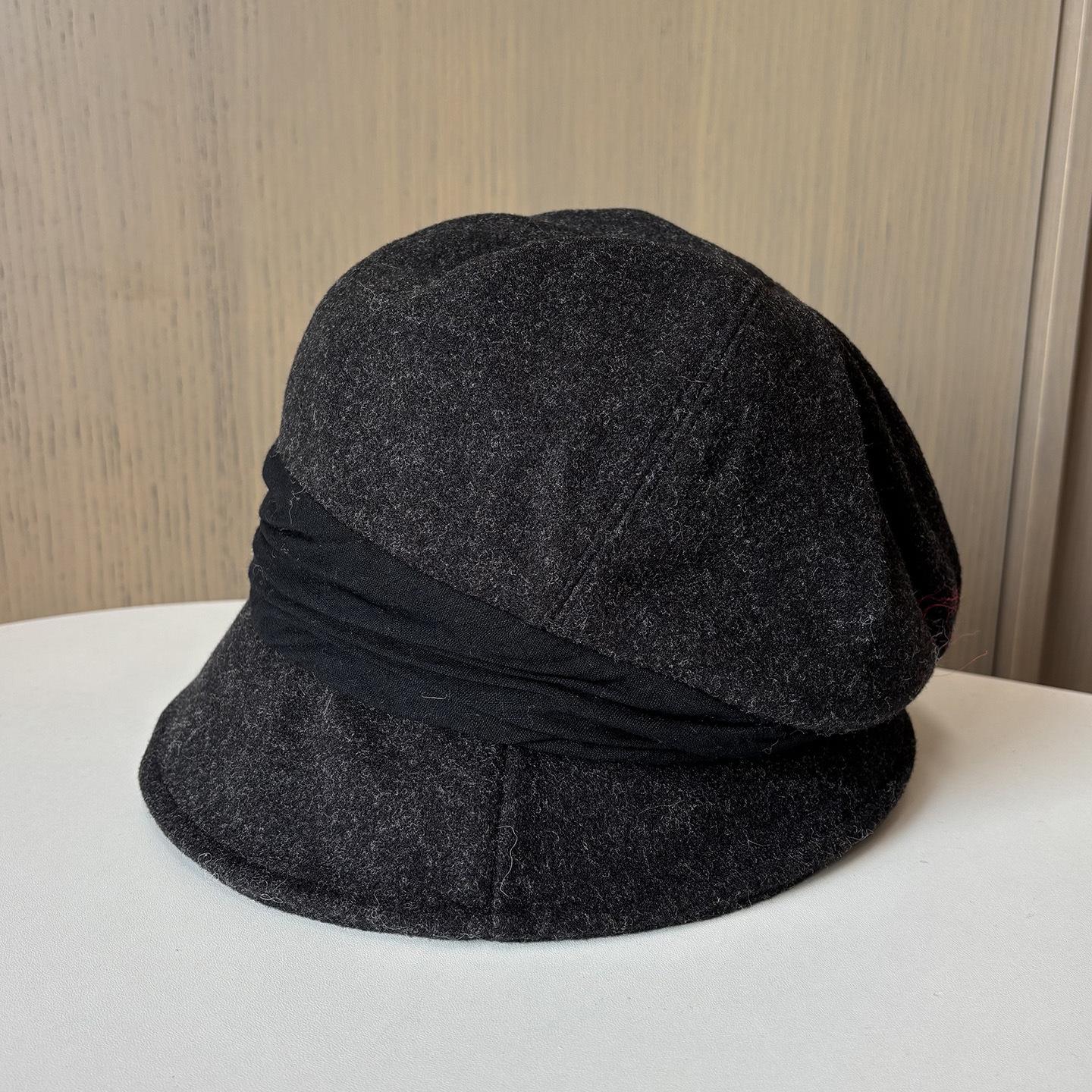 Retro Webbing Octagonal Stack Hat Women S Warm Face Peaked Cap Versatile Small Edge Woolen Basin Hat One size чорний
Retro Webbing Octagonal Stack Hat Women S Warm Face Peaked Cap Versatile Small Edge Woolen Basin Hat One size чорний