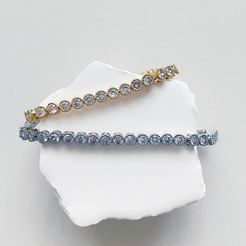 ELYONA Round Setting Tennis Bracelet with Cubic Zirconia (Gold/Silver) Daily Layered Luxury Bracelet Silver
ELYONA Round Setting Tennis Bracelet with Cubic Zirconia (Gold/Silver) Daily Layered Luxury Bracelet Silver