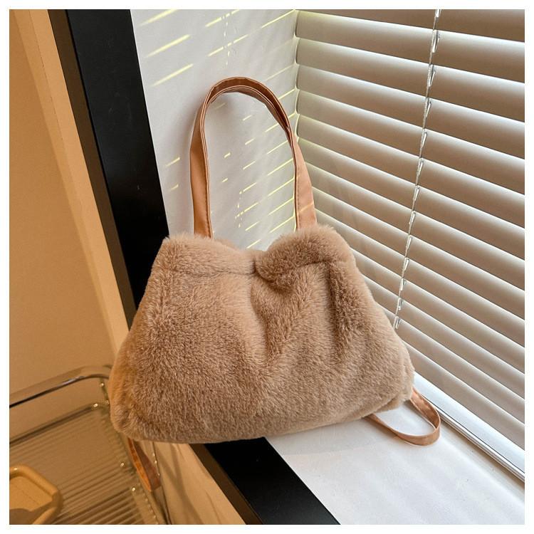 Stylish Korean Plush Bucket Bag For Women In Black White And Khaki Perfect For Daily Use хакі
Stylish Korean Plush Bucket Bag For Women In Black White And Khaki Perfect For Daily Use хакі