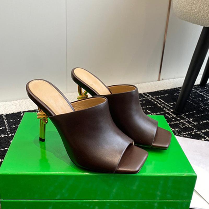 Европейско-американские летние высококачественные туфли-шлепанцы на необычном высоком каблуке с квадратным носком, женские, для ночного клуба, шоу, банкета, больших размеров 41 темно-коричневого
Европейско-американские летние высококачественные туфли-шлепанцы на необычном высоком каблуке с квадратным носком, женские, для ночного клуба, шоу, банкета, больших размеров 41 темно-коричневого
