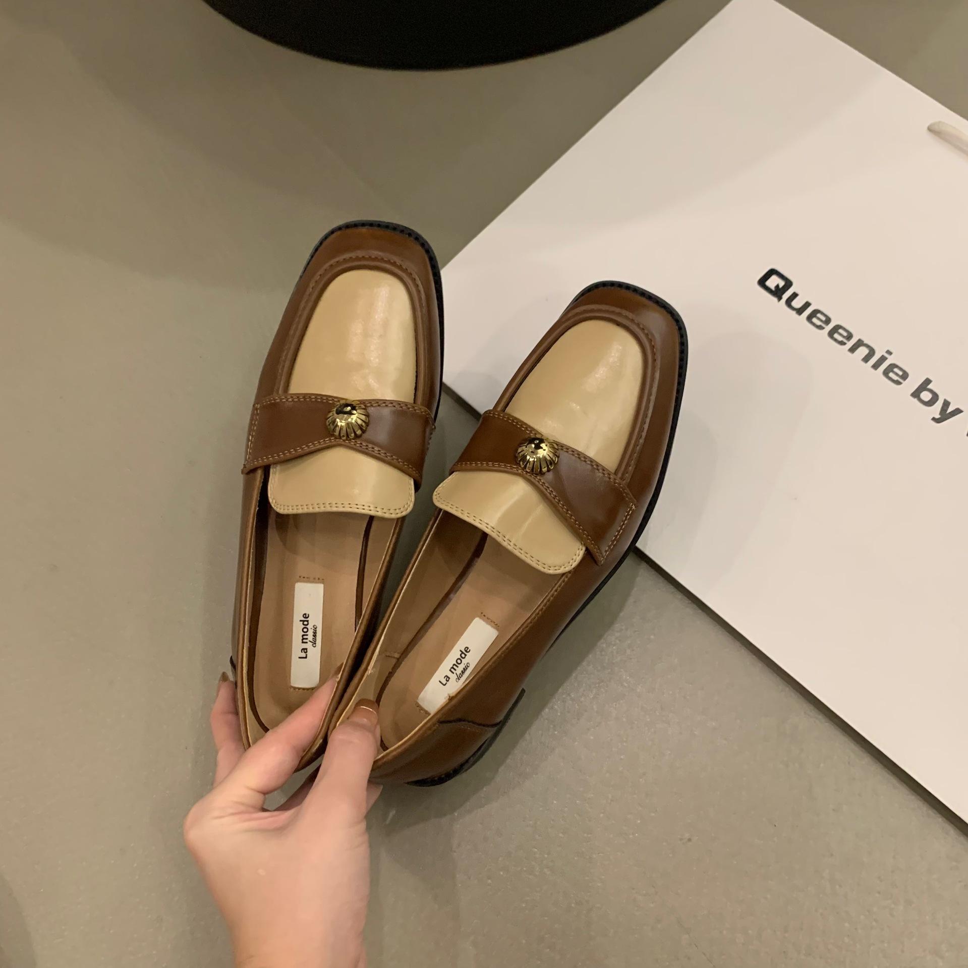 Туфли-лоферы на плоской подошве с квадратным носком, осенне-зимние, женская обувь 2025, французский маленький ароматный темперамент, британский стиль, маленькие кожаные туфли 40
Туфли-лоферы на плоской подошве с квадратным носком, осенне-зимние, женская обувь 2025, французский маленький ароматный темперамент, британский стиль, маленькие кожаные туфли 40