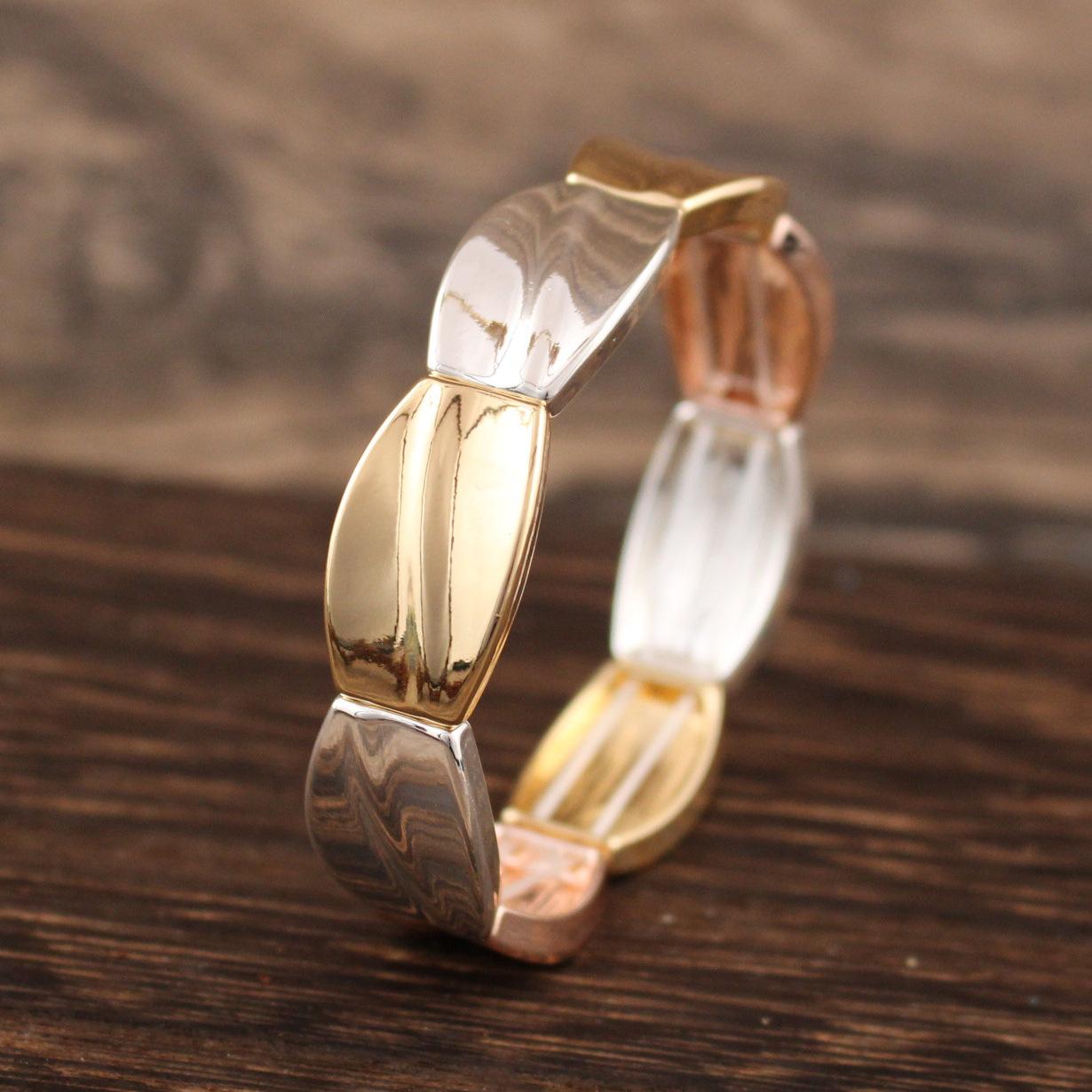 Three-color irregular environmentally friendly alloy splicing elastic bracelet, fashionable men s and women s versatile bracelet Elastic adjustable
Three-color irregular environmentally friendly alloy splicing elastic bracelet, fashionable men s and women s versatile bracelet Elastic adjustable