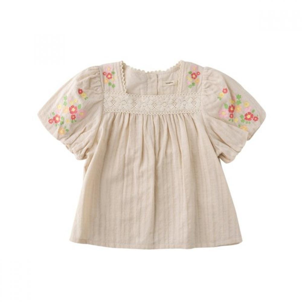 Little Ground Flower Puff Blouse 76312 312 01 BEIGE/145
Little Ground Flower Puff Blouse 76312 312 01 BEIGE/145