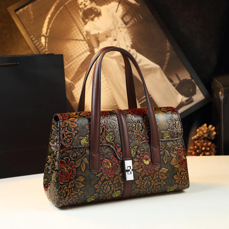 Medium Mom Large Capacity Bag Leather Vintage Embossed Shoulder Bag Fashion Versatile Tote Bag кофейный
Medium Mom Large Capacity Bag Leather Vintage Embossed Shoulder Bag Fashion Versatile Tote Bag кофейный