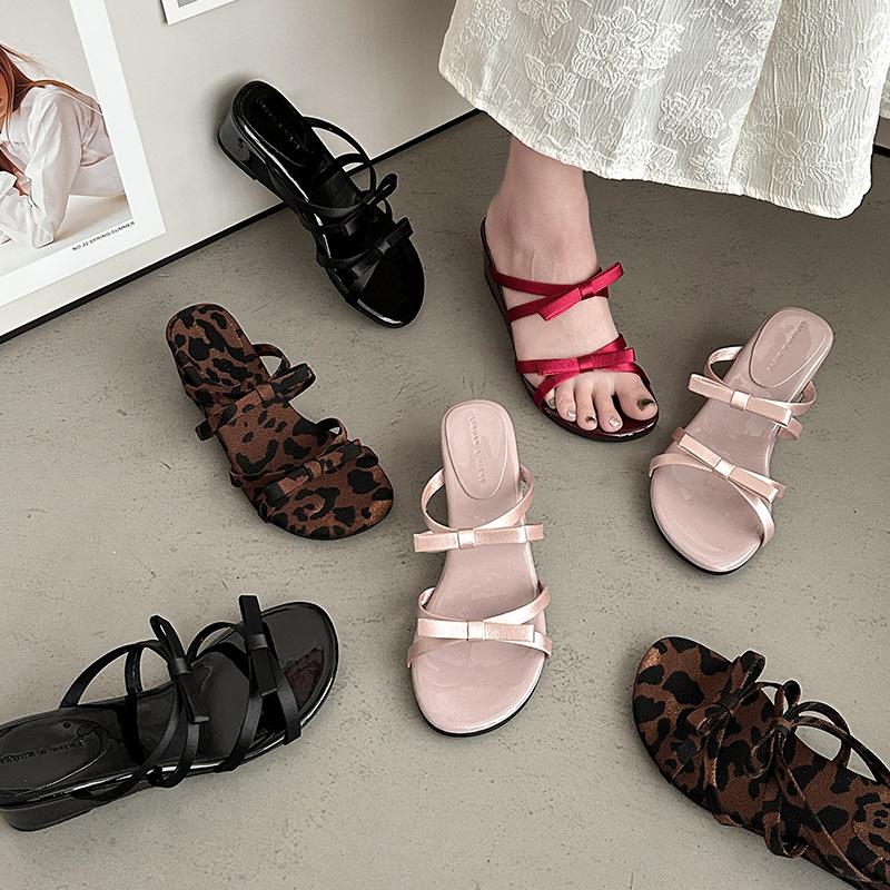 Fashion tribe fairy style bow thick bottom heightening slippers women s outer wear 2025 new summer open-toed sandals 35 фиолетовый
Fashion tribe fairy style bow thick bottom heightening slippers women s outer wear 2025 new summer open-toed sandals 35 фиолетовый