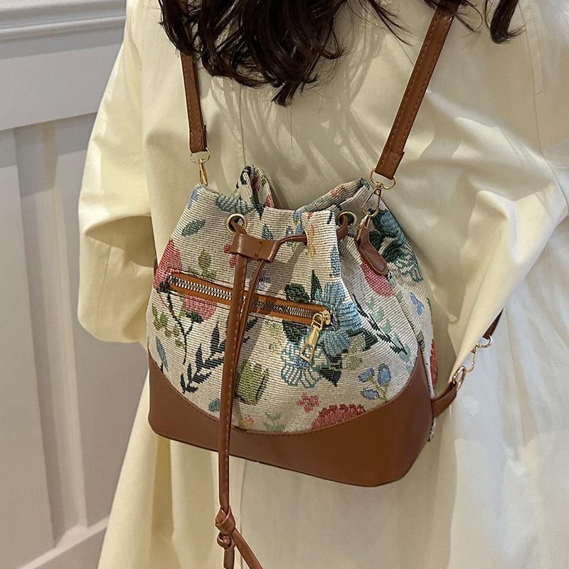 Женские сумки в новом стиле Модные сумки через плечо для женщин с нишей Сумки-ведра с завязками Модные и универсальные сумки через плечо для женщин
Женские сумки в новом стиле Модные сумки через плечо для женщин с нишей Сумки-ведра с завязками Модные и универсальные сумки через плечо для женщин