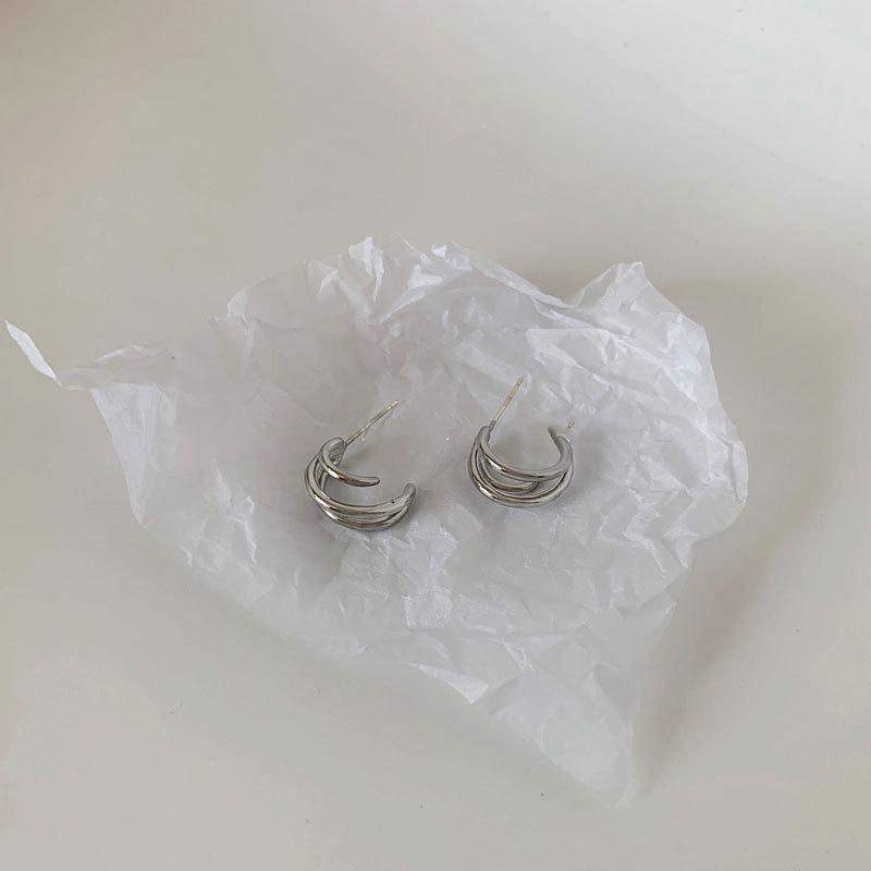 Модные серьги-пусеты из стерлингового серебра S925 - Нишевый дизайн, Холодный стиль серебряный
Модные серьги-пусеты из стерлингового серебра S925 - Нишевый дизайн, Холодный стиль серебряный