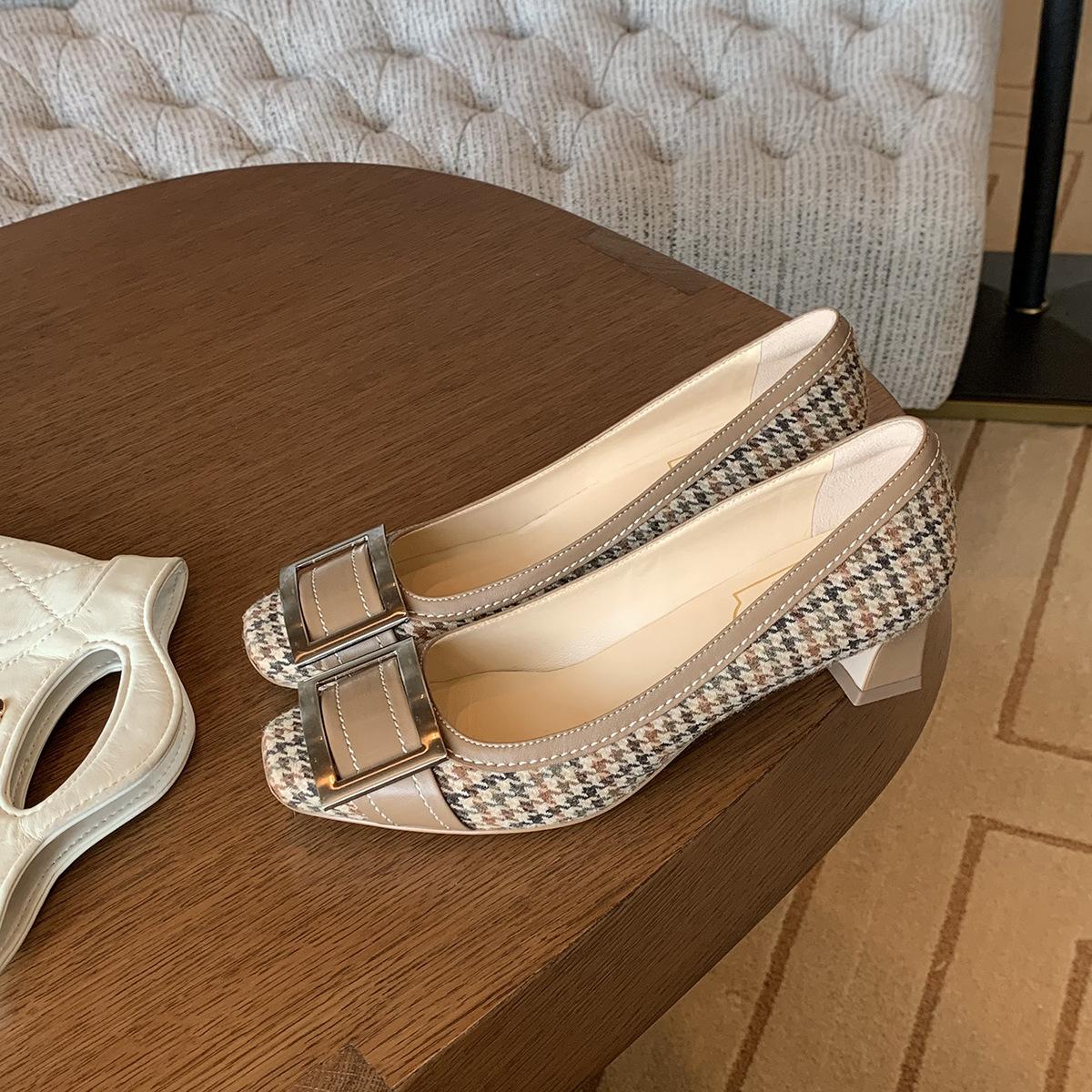 Sheepskin version~ height increase 5.5cm classic small square head bright line design horn and shallow mouth commuter work single shoes women 40
Sheepskin version~ height increase 5.5cm classic small square head bright line design horn and shallow mouth commuter work single shoes women 40