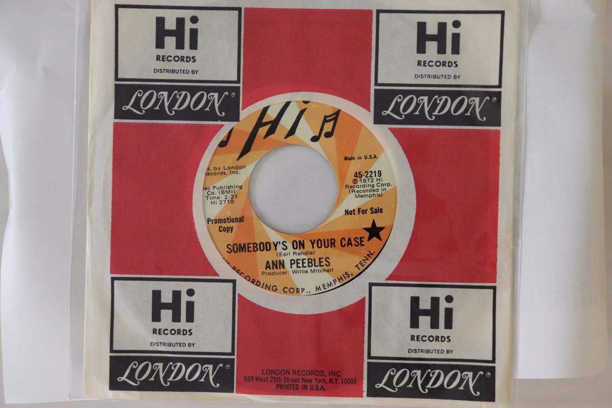 7inch Record ANN PEEBLES - Somebody s On Your Case / I ve Been 452219 Hi Records 1972 US Soul/Funk Used
7inch Record ANN PEEBLES - Somebody s On Your Case / I ve Been 452219 Hi Records 1972 US Soul/Funk Used