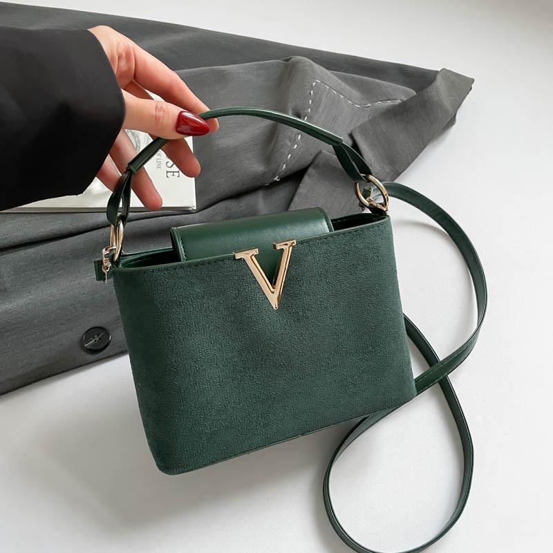 Handbag women s new simple fashion trendy versatile women s bag shoulder crossbody large-capacity bucket bag зелений
Handbag women s new simple fashion trendy versatile women s bag shoulder crossbody large-capacity bucket bag зелений