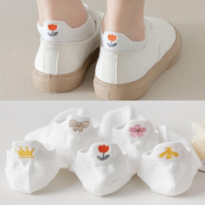 5 pairs of women s solid color breathable mesh short socks cute heart shallow mouth boat socks simple and versatile One Size
5 pairs of women s solid color breathable mesh short socks cute heart shallow mouth boat socks simple and versatile One Size