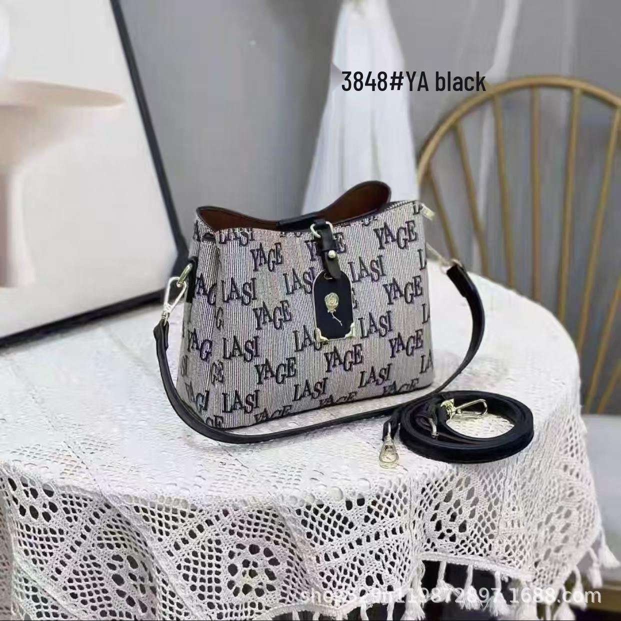 Exquisite 2025 Korean Style Fashion Versatile High-End Shoulder and Crossbody Bag
Exquisite 2025 Korean Style Fashion Versatile High-End Shoulder and Crossbody Bag