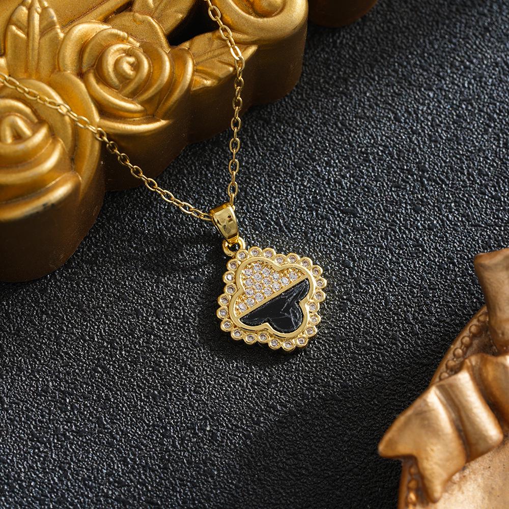 Four-Leaf Clover KT Cat Necklace with Zircon Inlay and Gold-Plated Copper Charm
Four-Leaf Clover KT Cat Necklace with Zircon Inlay and Gold-Plated Copper Charm