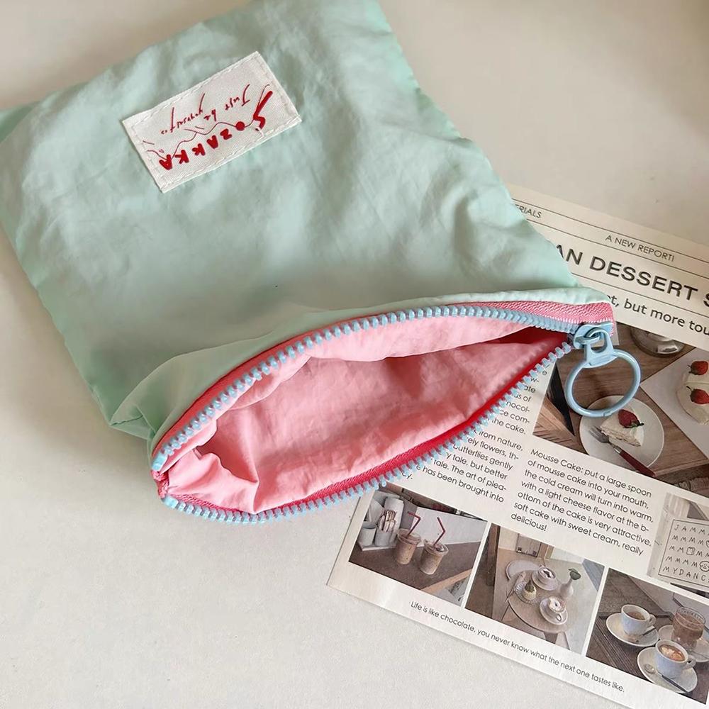 Милая женская мини-сумка для макияжа на молнии, корейская косметичка для губной помады Macarone, косметический мешочек для хранения, оптовая продажа косметичек зелёный
Милая женская мини-сумка для макияжа на молнии, корейская косметичка для губной помады Macarone, косметический мешочек для хранения, оптовая продажа косметичек зелёный