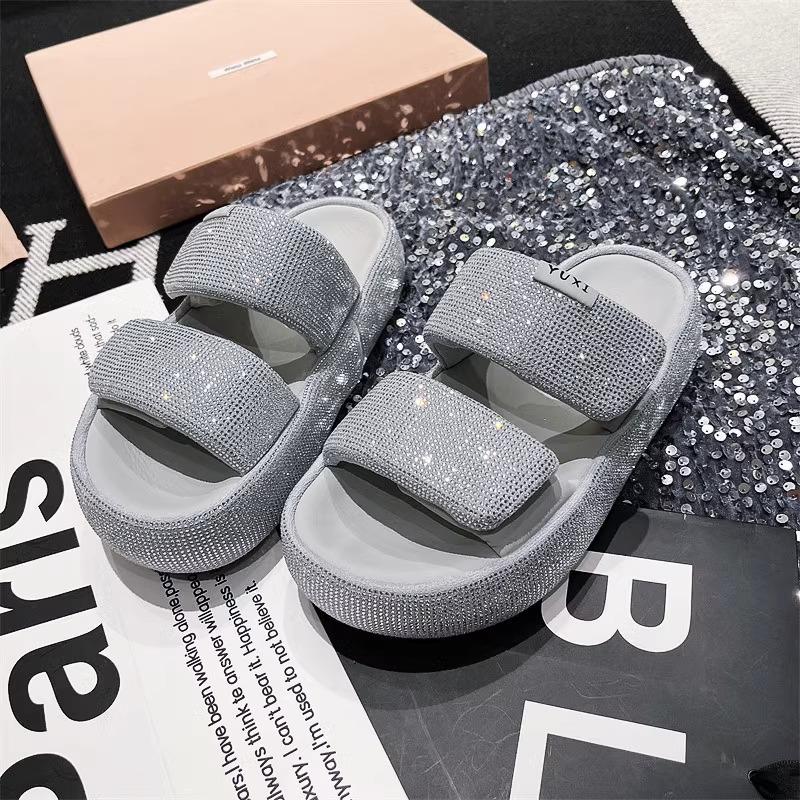 Summer new rhinestone word thick-soled sponge cake open-toed beach sandals support outer slippers women s shoes 35 срібний
Summer new rhinestone word thick-soled sponge cake open-toed beach sandals support outer slippers women s shoes 35 срібний