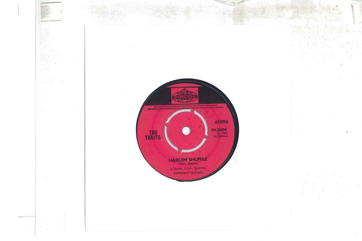 7inch Record TRAITS - Harlem Shuffle / Strange Lips (Star 7N25404 PYE INTERNATION 1966 UK Soul/Funk Used
7inch Record TRAITS - Harlem Shuffle / Strange Lips (Star 7N25404 PYE INTERNATION 1966 UK Soul/Funk Used