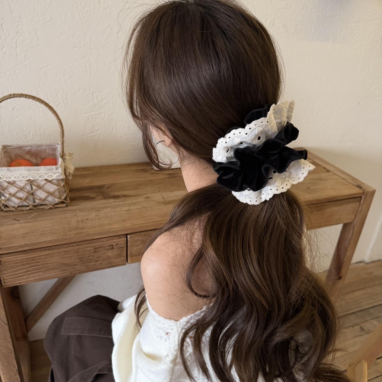 Velvet Lace Banana Clip French Style Hair Clip Elegant Hair Claw for Women Korean Autumn Winter Hair Accessories Ins Aesthetic
Velvet Lace Banana Clip French Style Hair Clip Elegant Hair Claw for Women Korean Autumn Winter Hair Accessories Ins Aesthetic