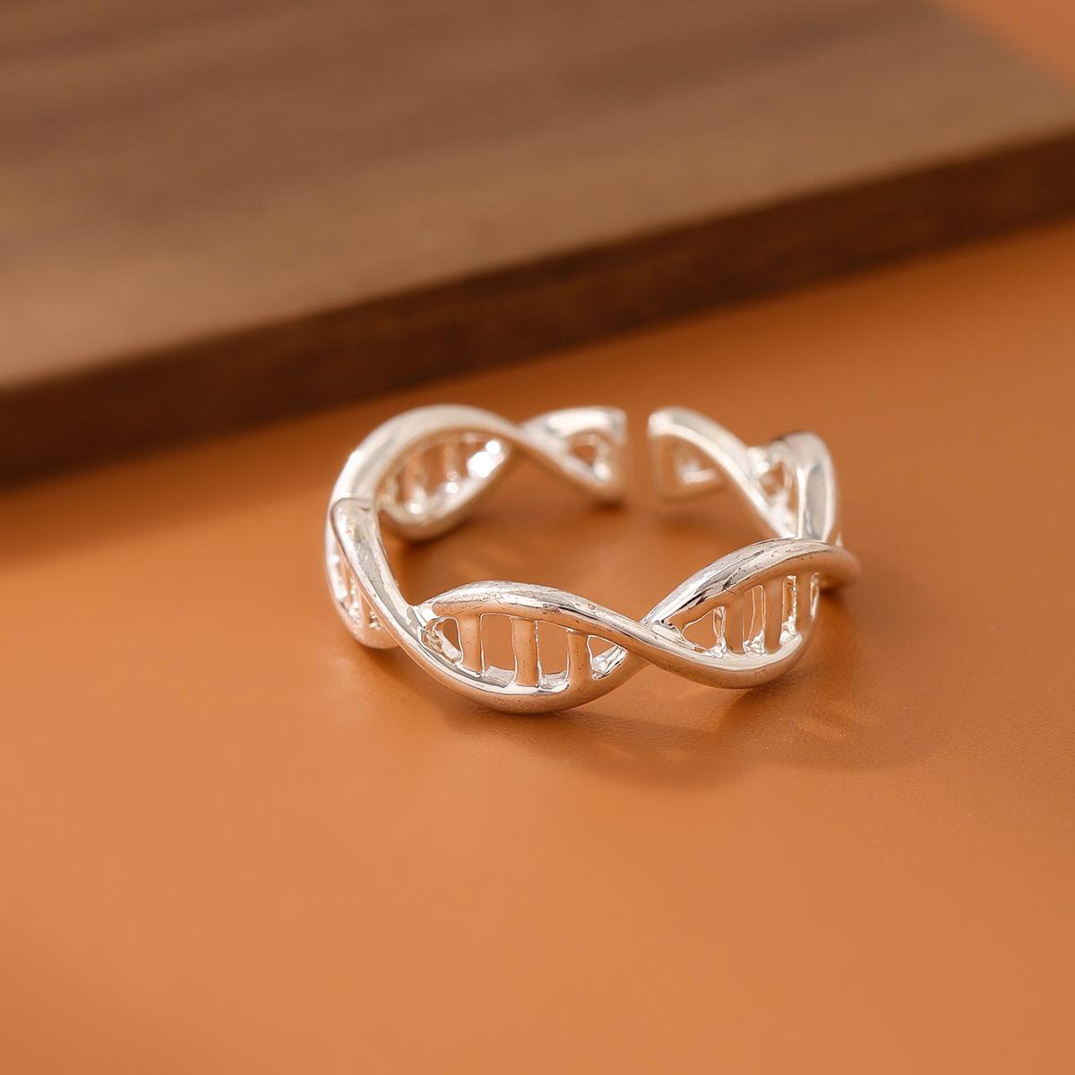 Creative Female Fashion Personality 925 Sterling Silver Jewelry Twist Geometry Hollow Exquisite Opening Rings R147 срібний
Creative Female Fashion Personality 925 Sterling Silver Jewelry Twist Geometry Hollow Exquisite Opening Rings R147 срібний