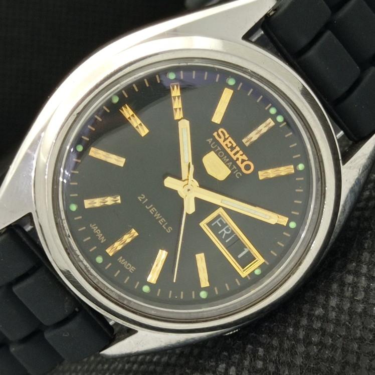 Б/У винтажные часы SEIKO 5 AUTOMATIC 7S26A JAPAN MENS D/D BLACK WATCH 608d-a315605-2 SKU608d-a315605
Б/У винтажные часы SEIKO 5 AUTOMATIC 7S26A JAPAN MENS D/D BLACK WATCH 608d-a315605-2 SKU608d-a315605