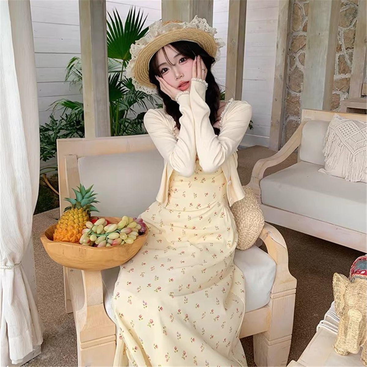 Floral Spaghetti Strap Dress & Cardigan Set: Early Spring Holiday Style M (for 48-53 kg)
Floral Spaghetti Strap Dress & Cardigan Set: Early Spring Holiday Style M (for 48-53 kg)