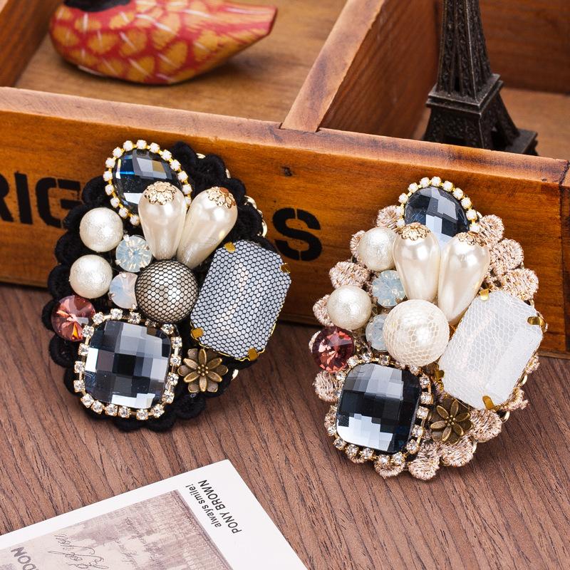 Vintage Women Girls Crystal Pearl Badges Brooch Elegant Flower Rhinestone Classic Brooches Pins Exquisite Wedding Party Pin Gift
Vintage Women Girls Crystal Pearl Badges Brooch Elegant Flower Rhinestone Classic Brooches Pins Exquisite Wedding Party Pin Gift