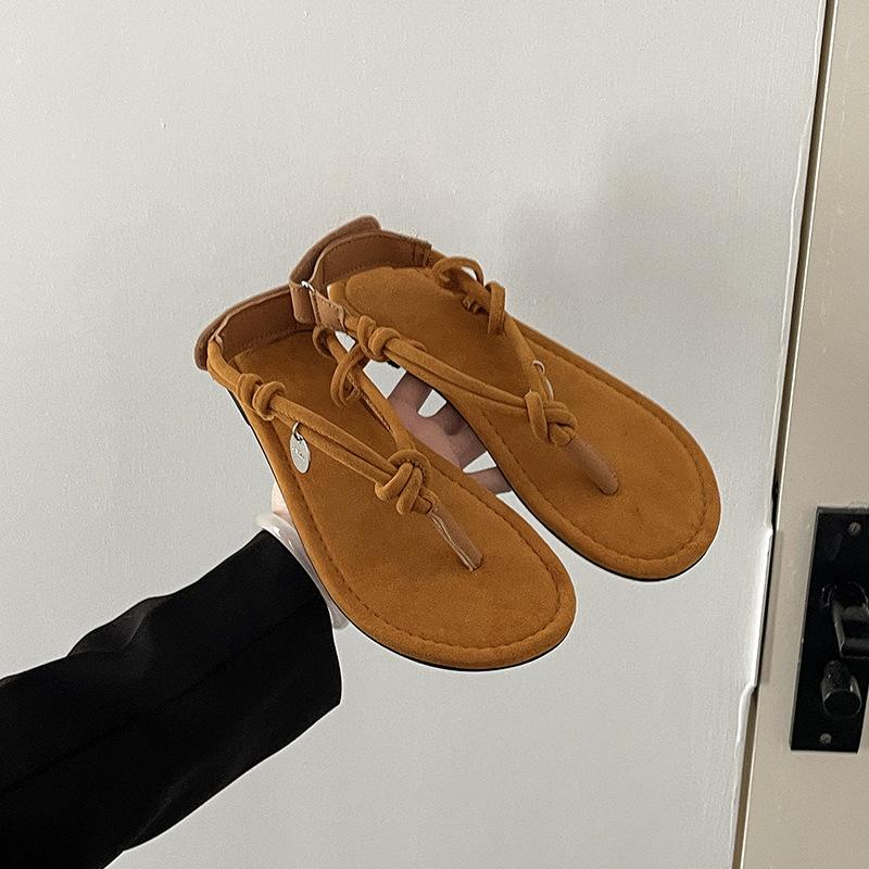 2025 women s soft-soled sandals summer wear fashion sense not tired feet French flat-bottomed holiday beach women sandals 40 жёлтый
2025 women s soft-soled sandals summer wear fashion sense not tired feet French flat-bottomed holiday beach women sandals 40 жёлтый