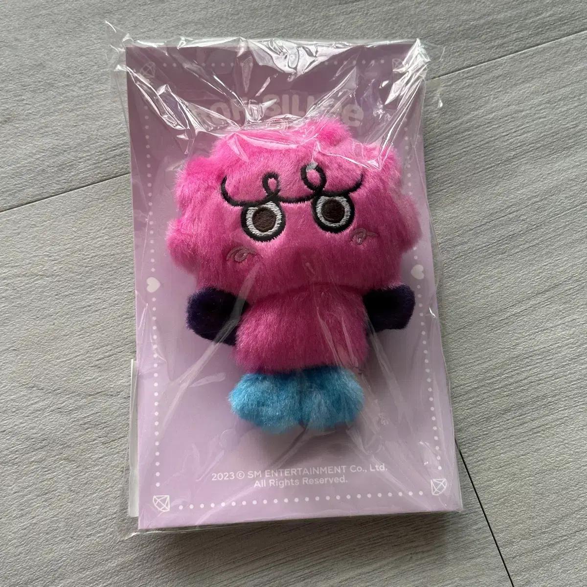 SHINee Кукла-ключ размером 10 см
SHINee Кукла-ключ размером 10 см