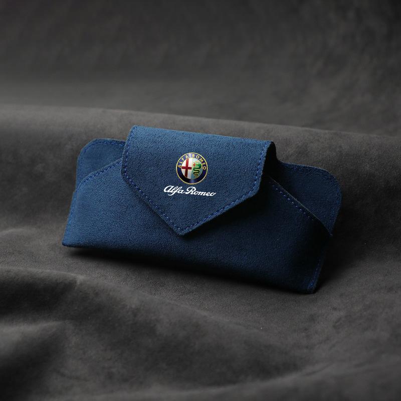 2026 Hot Alfa Romeo Fashion For Alfa Romeo Giulietta 940 Car Sun Visor Convenient Storage Glasses Holder Multifunction Sunglasse синій
2026 Hot Alfa Romeo Fashion For Alfa Romeo Giulietta 940 Car Sun Visor Convenient Storage Glasses Holder Multifunction Sunglasse синій