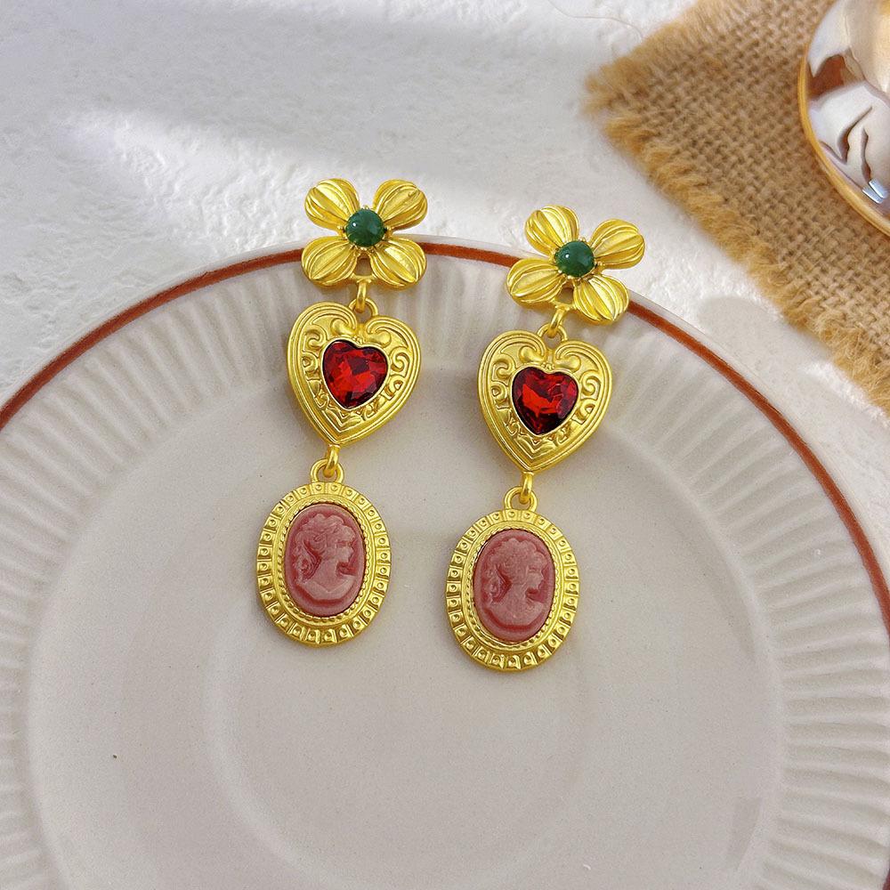 Вінтажні геометричні сережки-пусети зі стразами - Ретро придворний стиль, Нішевий дизайн, Легка розкіш, Високий клас
Вінтажні геометричні сережки-пусети зі стразами - Ретро придворний стиль, Нішевий дизайн, Легка розкіш, Високий клас