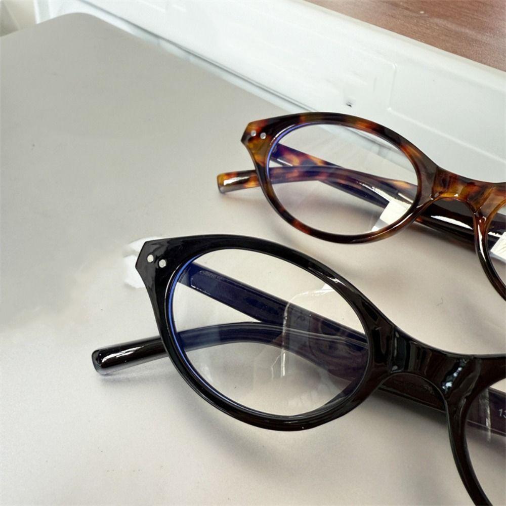 Round Frame Oval Frame Glasses Anti Blue Light Leopard Pattern Glasses Flat Spectacle Glasses Men Style 2
Round Frame Oval Frame Glasses Anti Blue Light Leopard Pattern Glasses Flat Spectacle Glasses Men Style 2