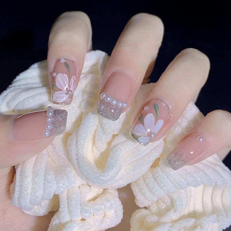 Pearl Camellia Wearable Nail Art - Pure Desire Style Fake Nails for Girls Glue Style
Pearl Camellia Wearable Nail Art - Pure Desire Style Fake Nails for Girls Glue Style
